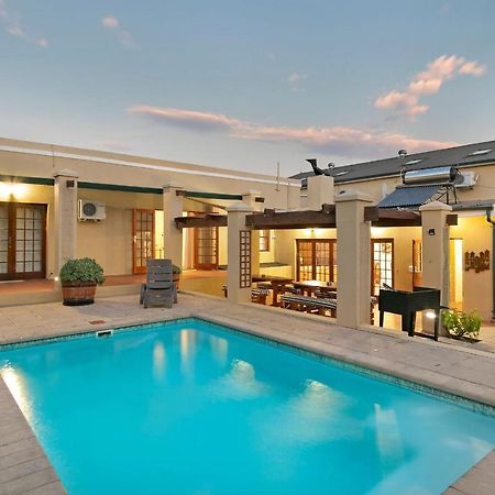 Apartamento J's Audacious Living Montagu Exterior foto